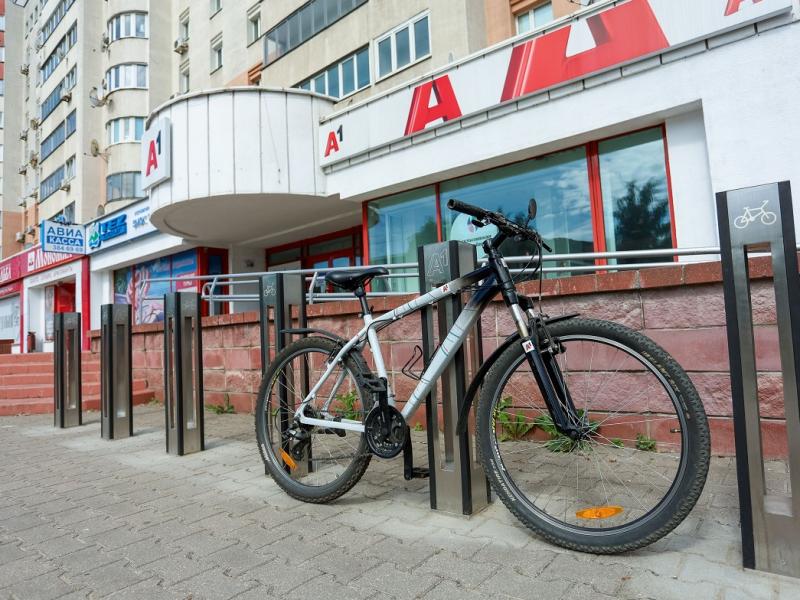 парковки велосипедов возле офиса